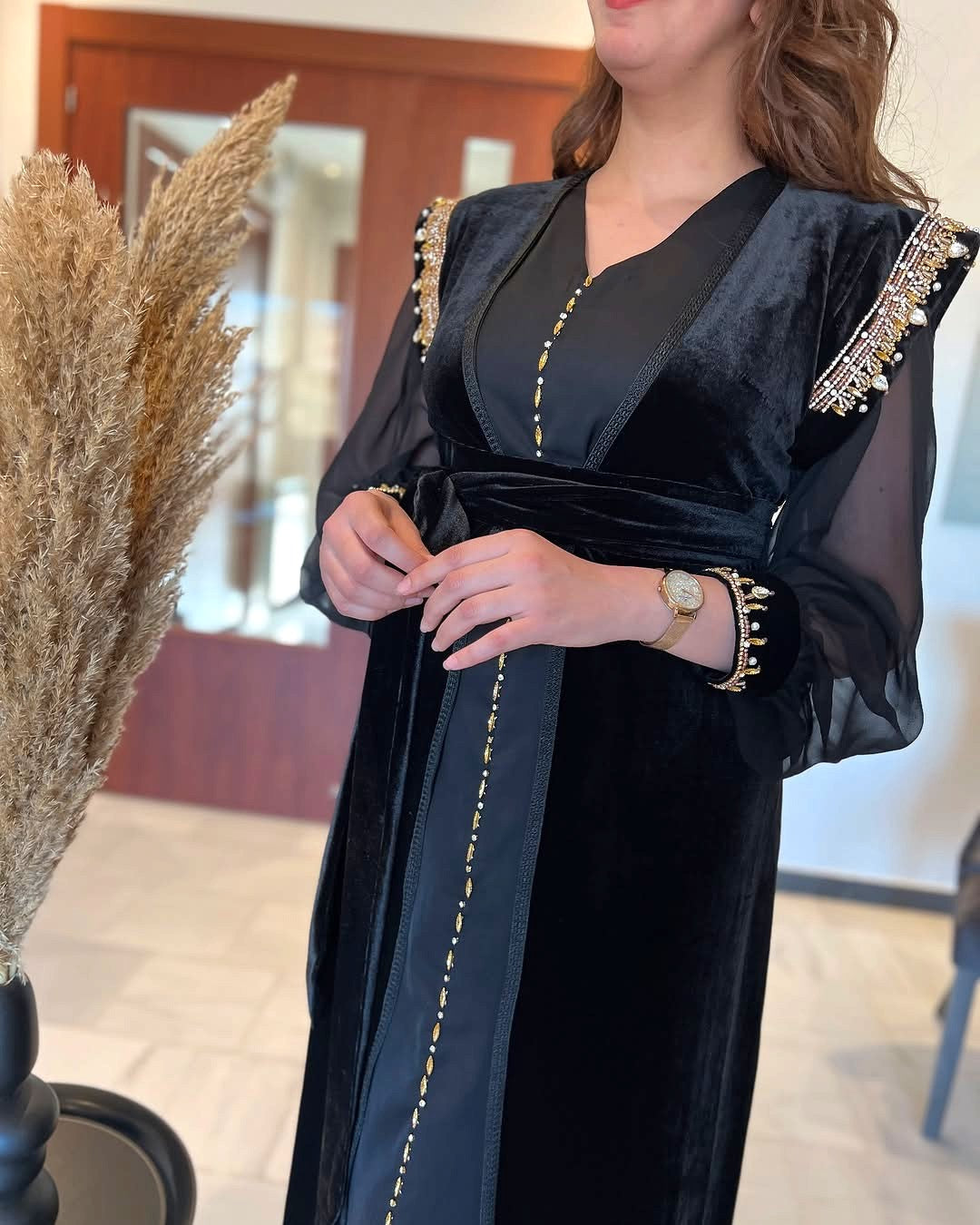 عباية لَيــال